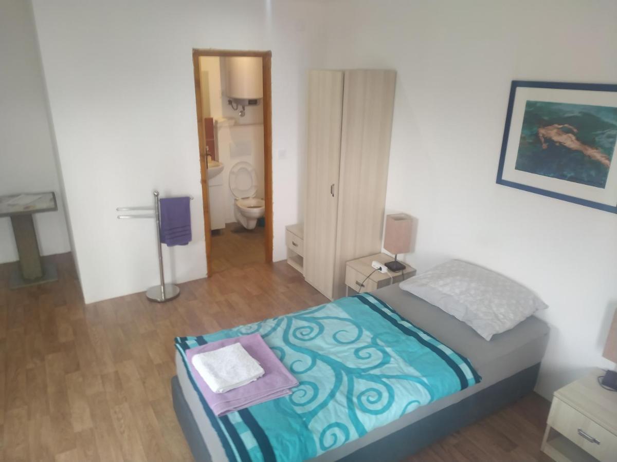 Motel Stone Gardens Доли Экстерьер фото